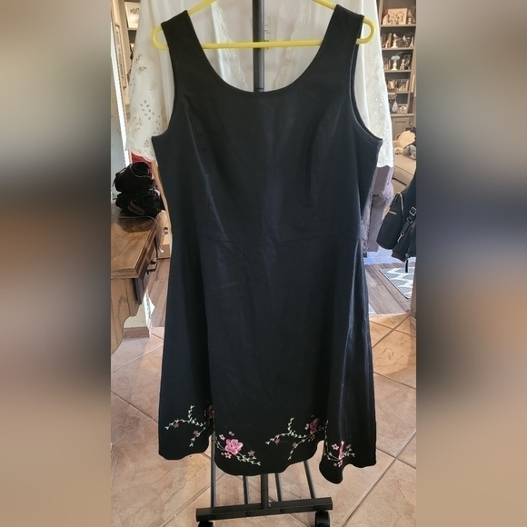 Amanda Smith Black Tank Dress with Pink Floral Embroidery at hem. Size 16. - Picture 1 of 3